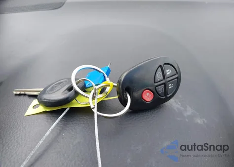 2012 Toyota Highlander Se V6 z USA, uszkodzony, nr VIN 5TDBK3EH2CS115509